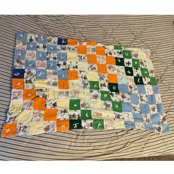 Kids Unisex Soft Blanket ABC Colorful Animals Quilts Sheets Cover EUC - Picture 2 of 8